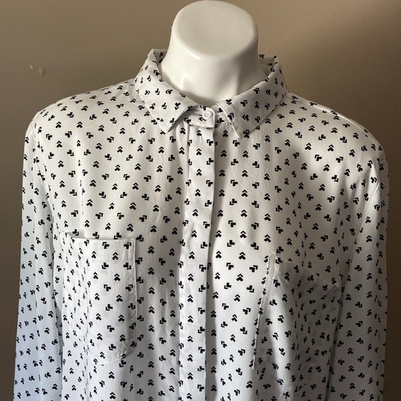 Per se White And Black Arrow Plus Size 1X Long Sleeve Buttoned Down Shirt Blouse - Picture 2 of 8